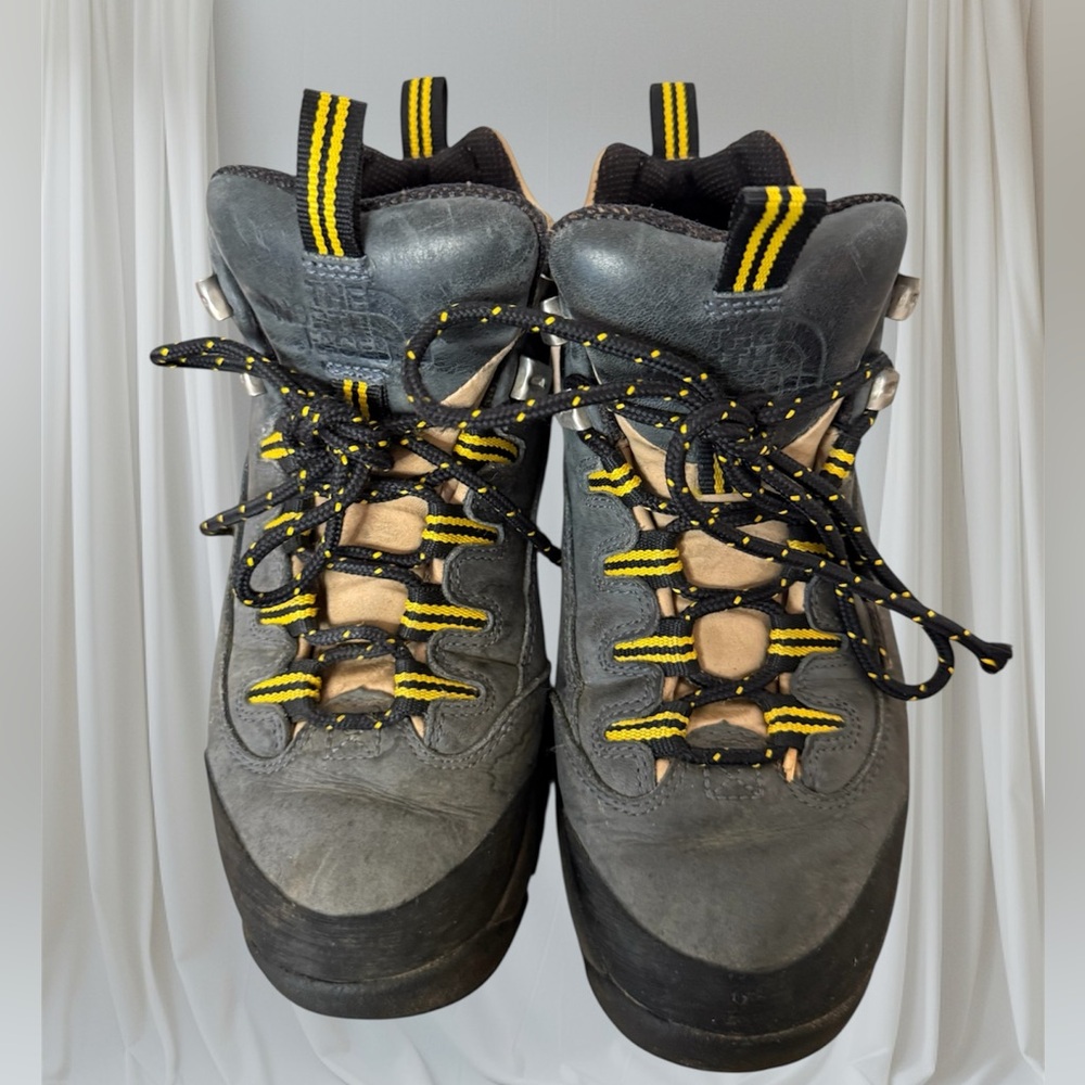 The North Face X2 Hiking Women's Grey Boots Shoes 7.5